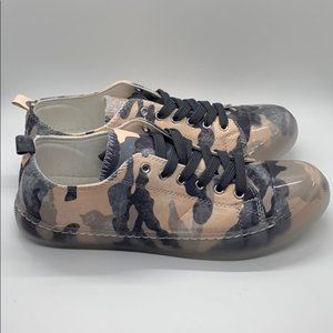 New Pink Camo Rocket Dog Sneakers Size 9